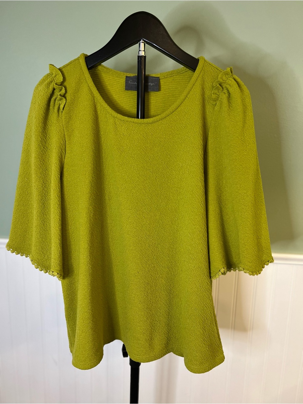 Anthropologie Sunday in Brooklyn Green Ruffle Shoulder Short Sleeve Top.Size S